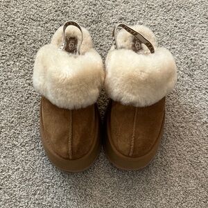 UGG Women’s Chestnut Funkette Slippers